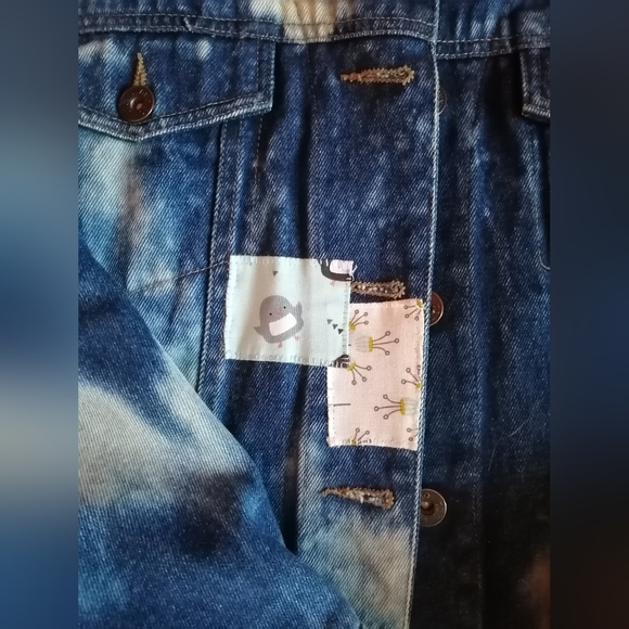 Custom DIY Vintage Acid Wash denim jacket with hand stitched patches. - Picture 7 of 10